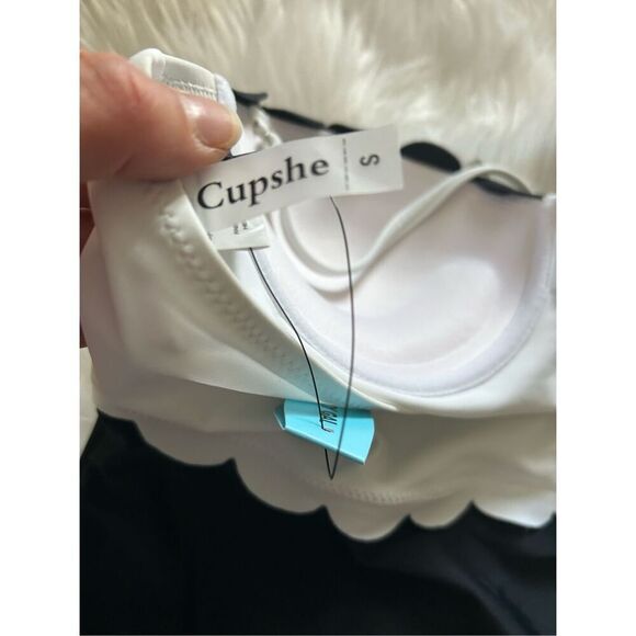 Cupshe black and white swim suit size small one piece - Picture 6 of 8